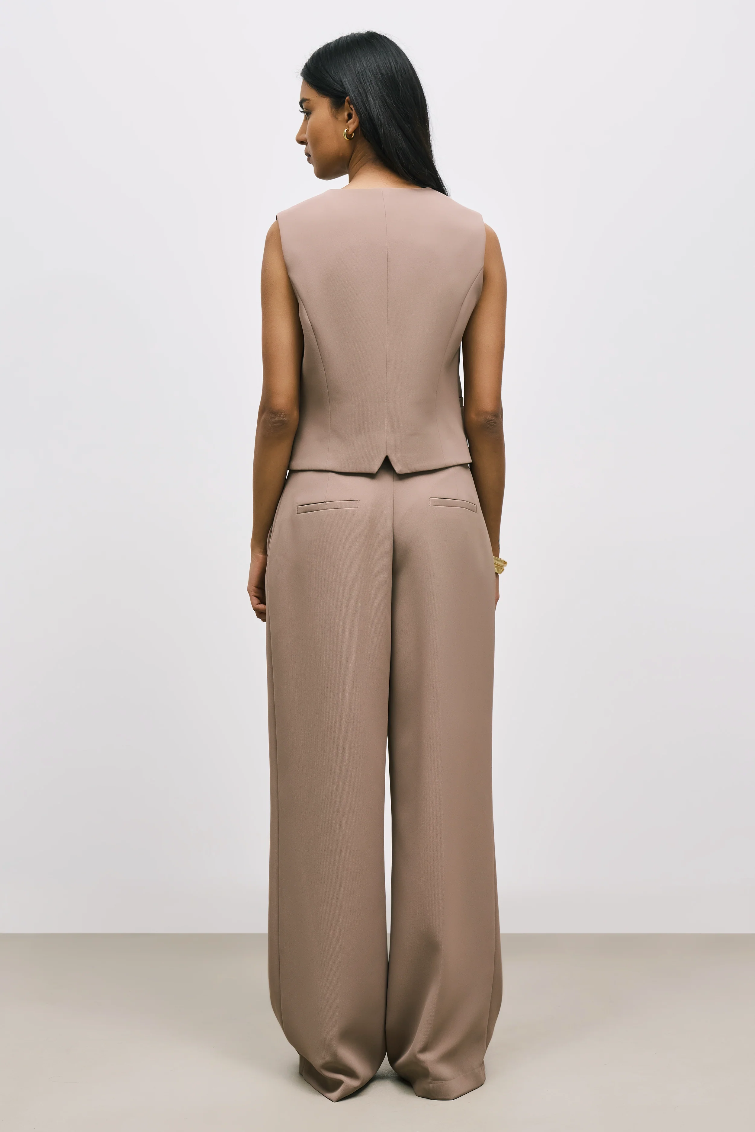 Effortless Waistcoat - Oak - Image 2