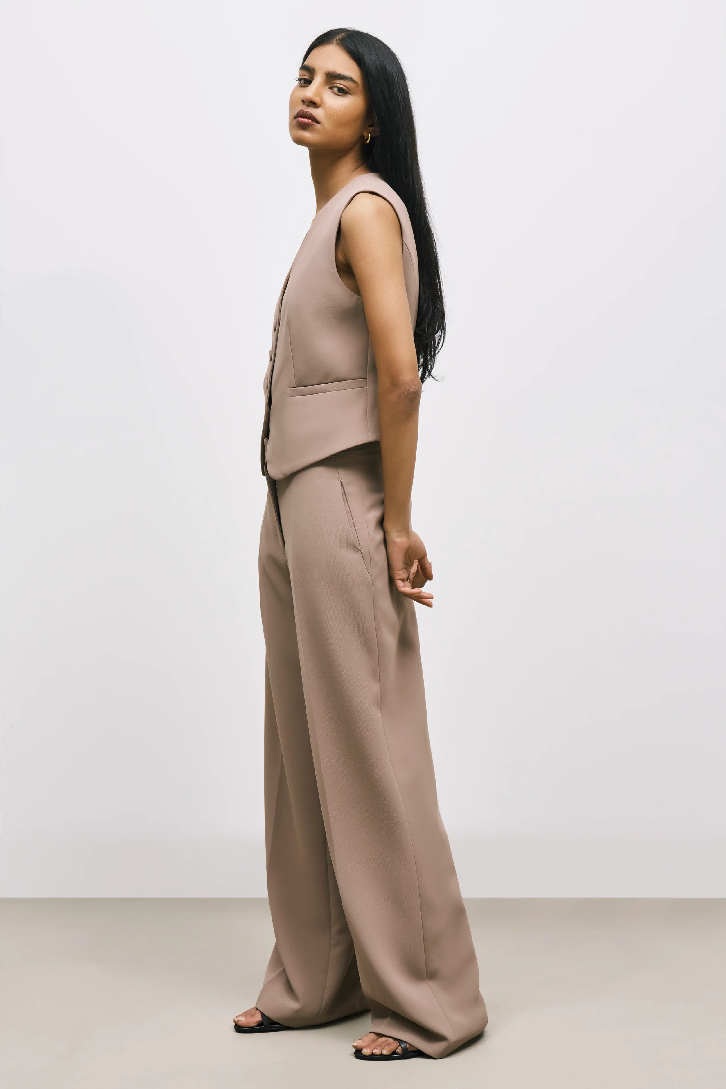 Effortless Waistcoat - Oak - Image 3