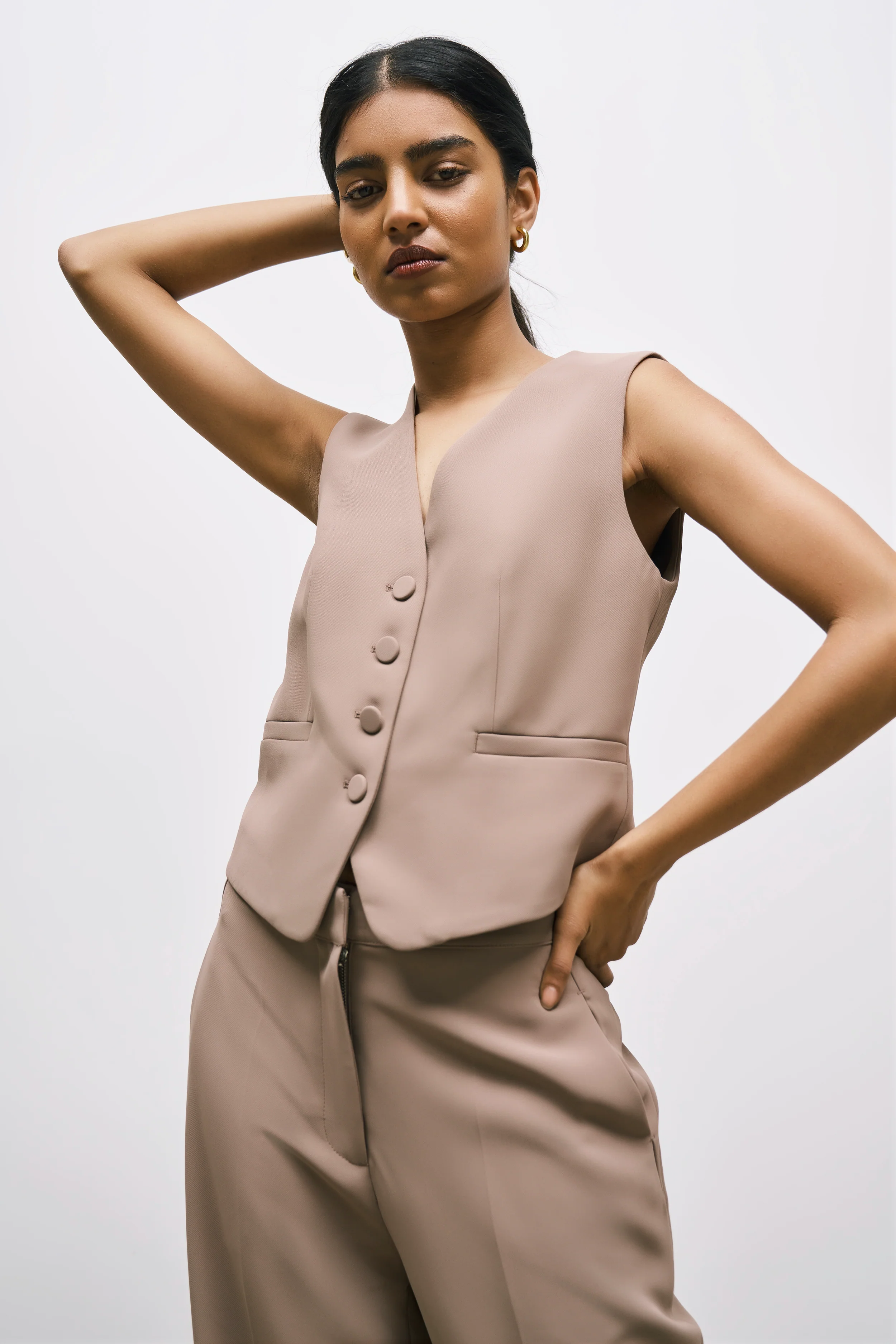 Effortless Waistcoat - Oak - Image 6