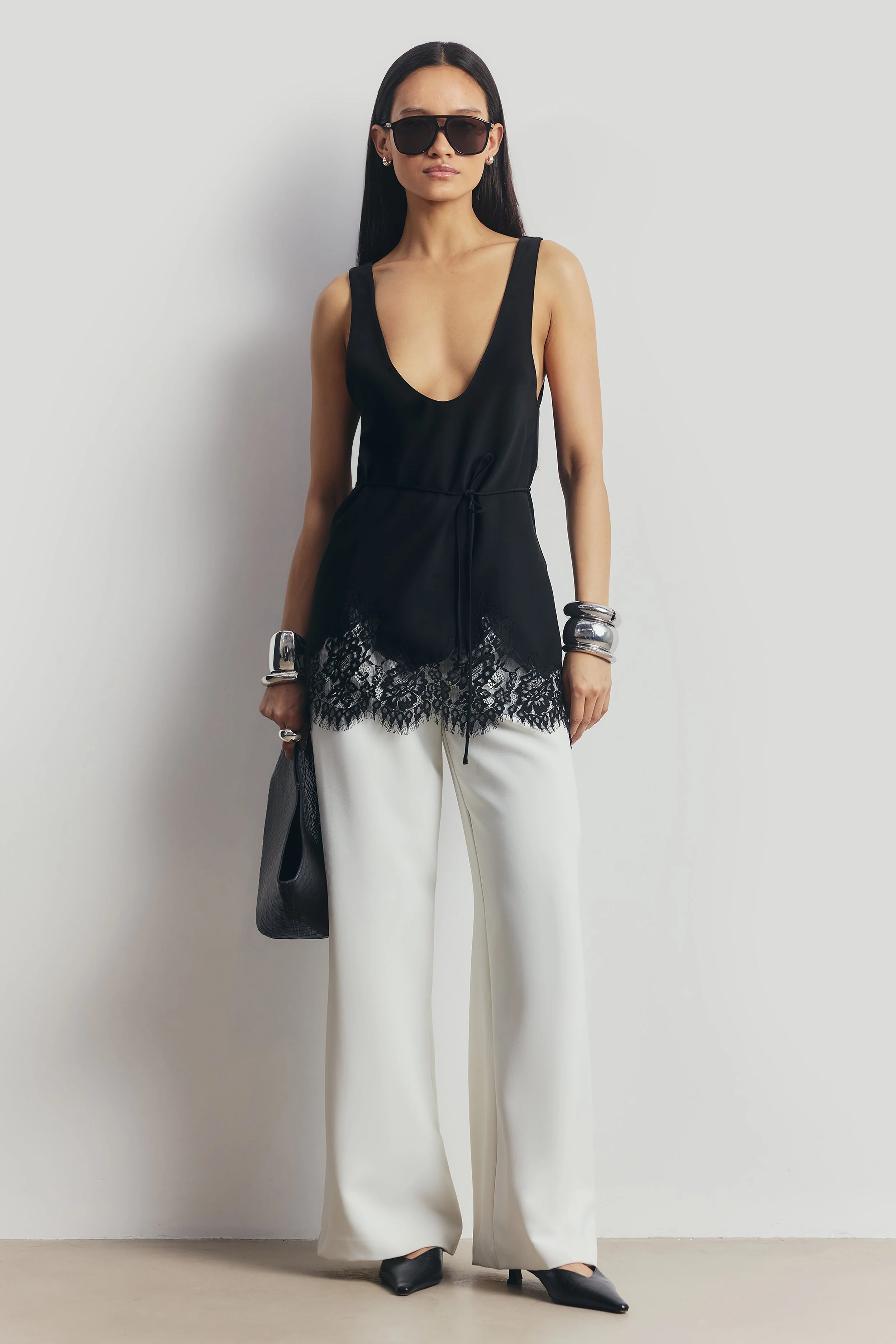 Lace Hem Scoop Neck Longline Top - Black - Image 2