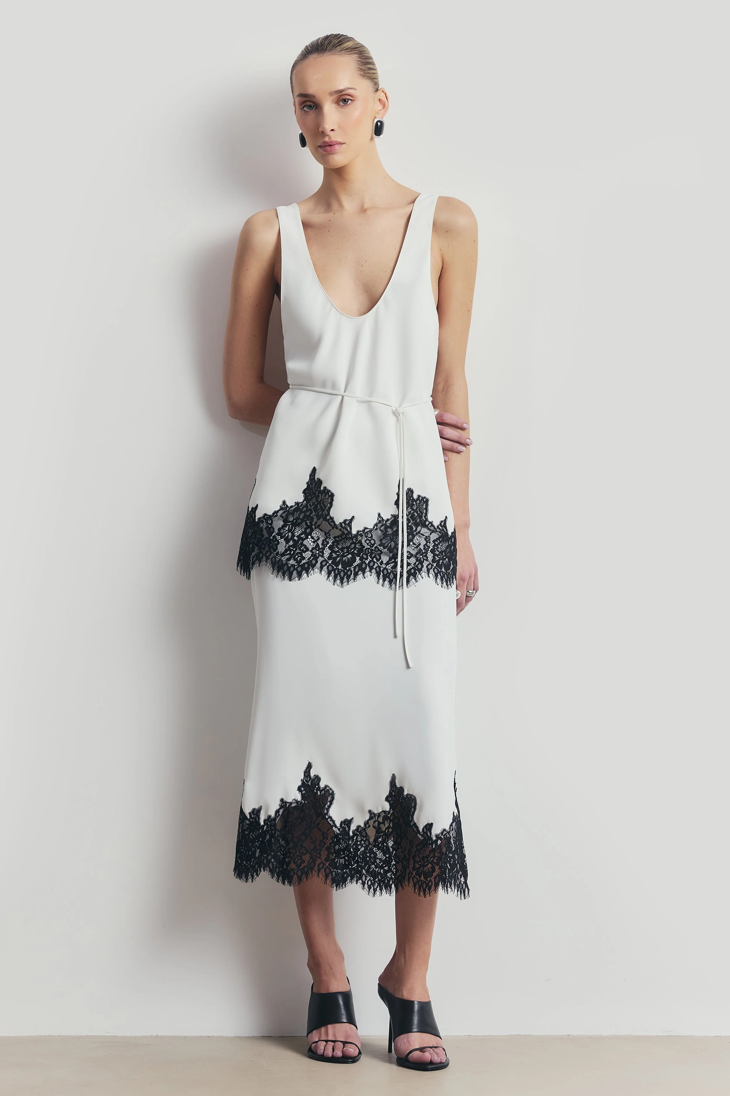 Lace Hem Scoop Neck Longline Top - White - Image 5