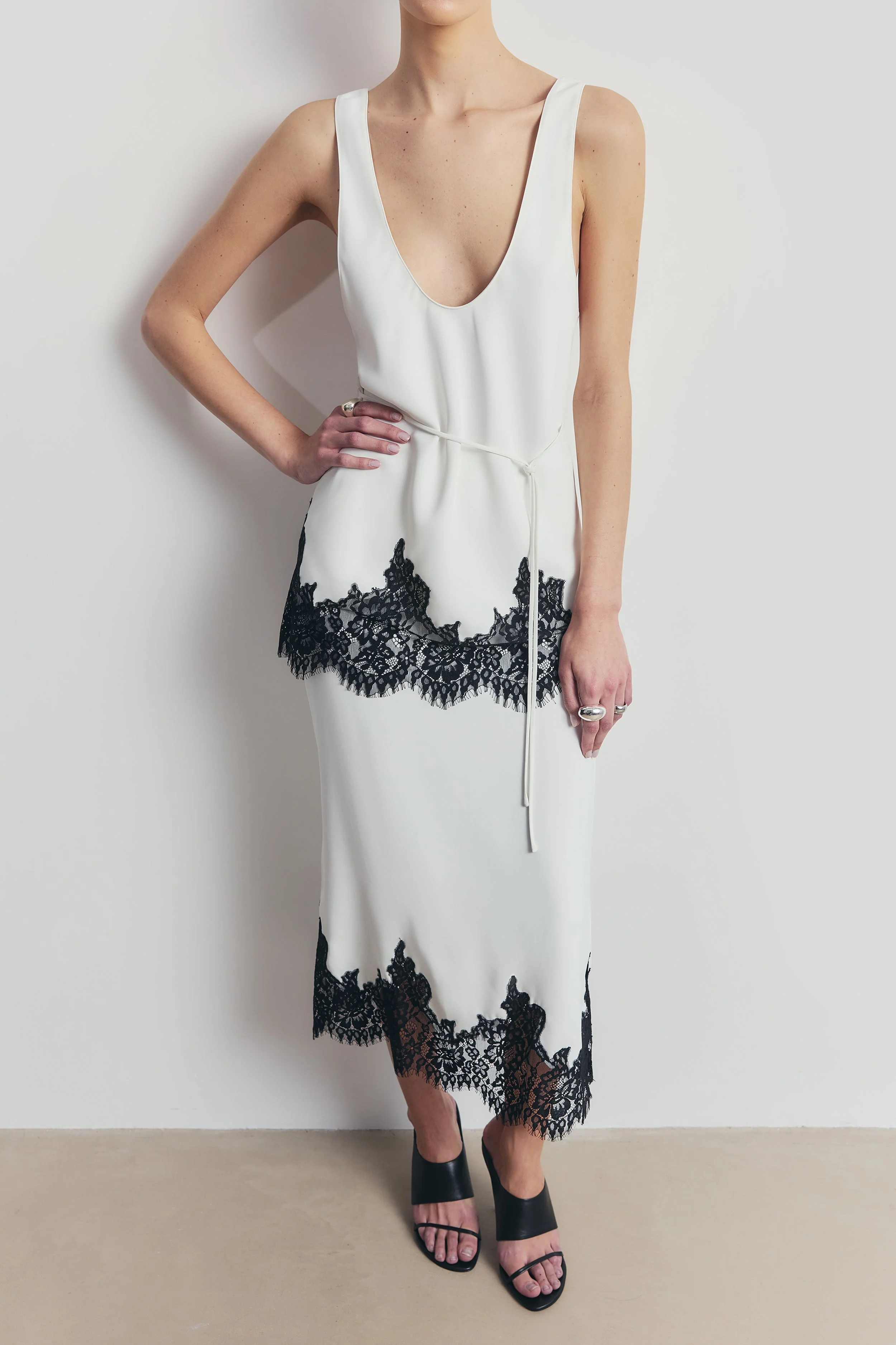 Lace Hem Scoop Neck Longline Top - White - Image 7