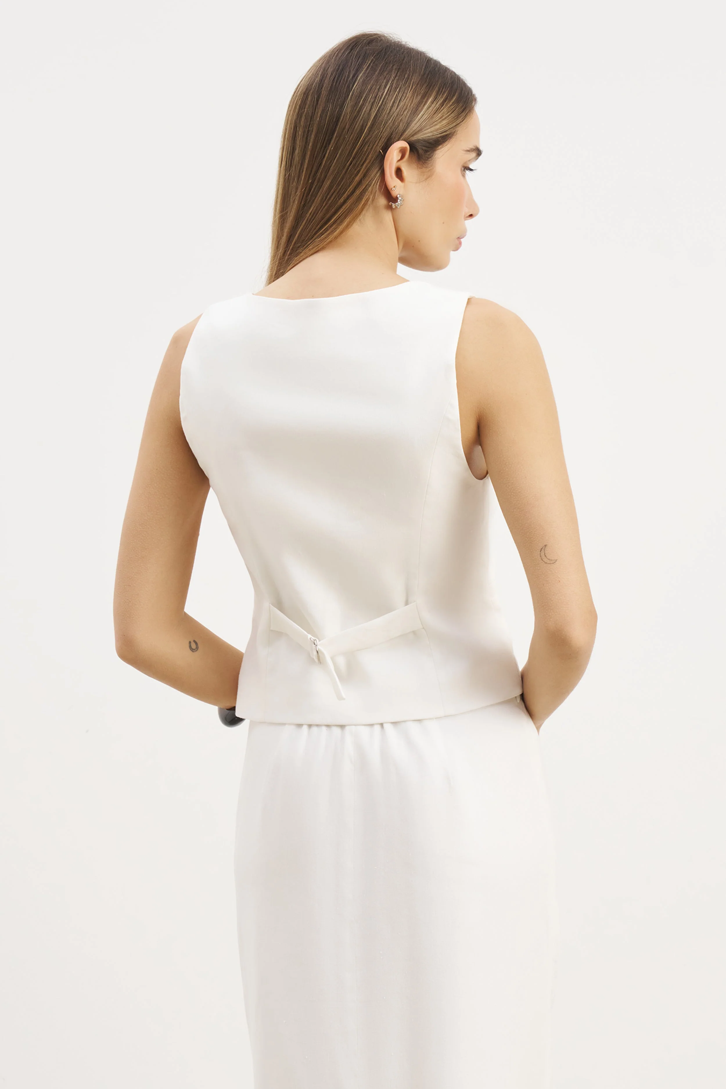 Scoop Neck Linen Waistcoat - White - Image 5