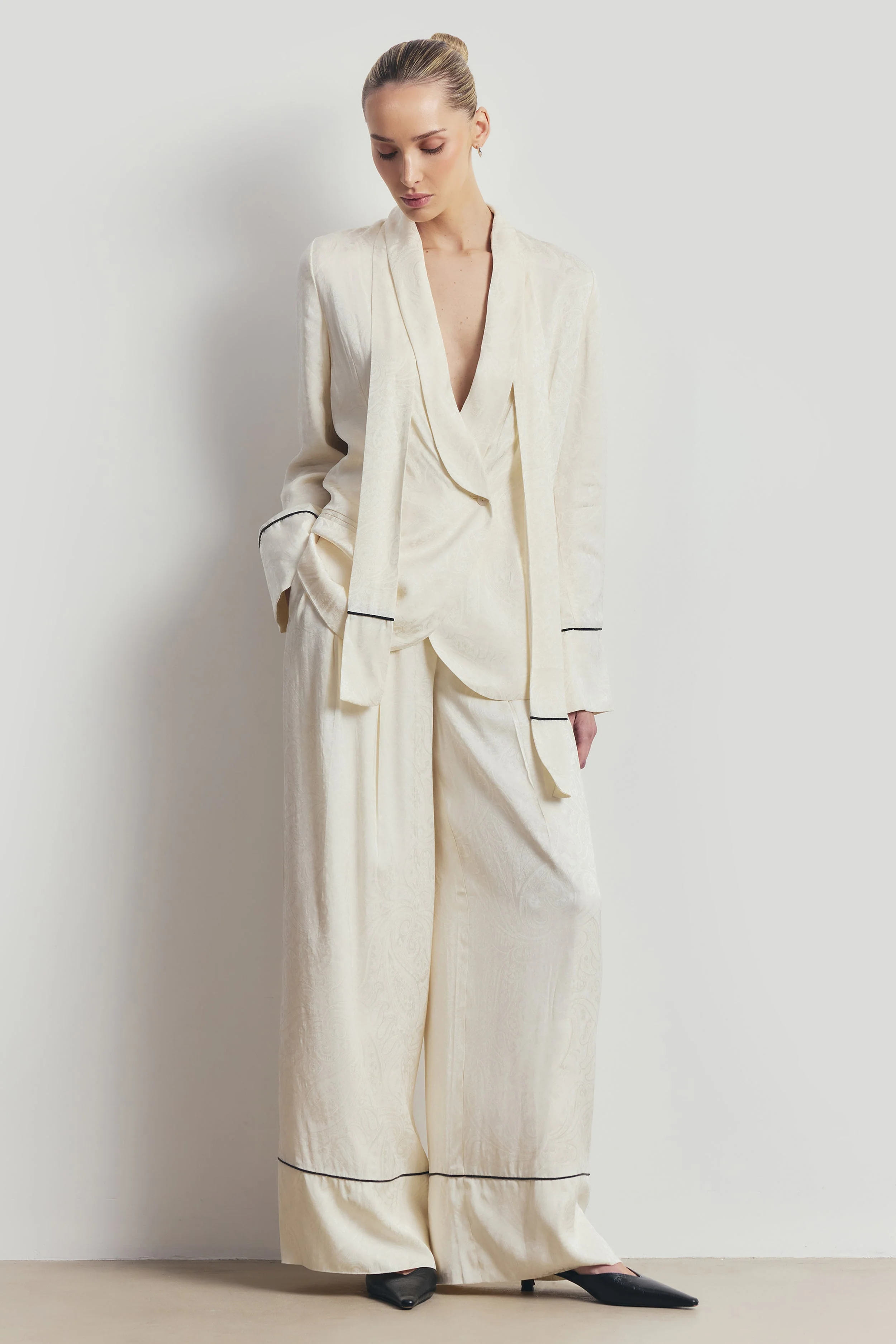 Shawl Collar Jacquard Blazer with Scarf - Cream - Image 6