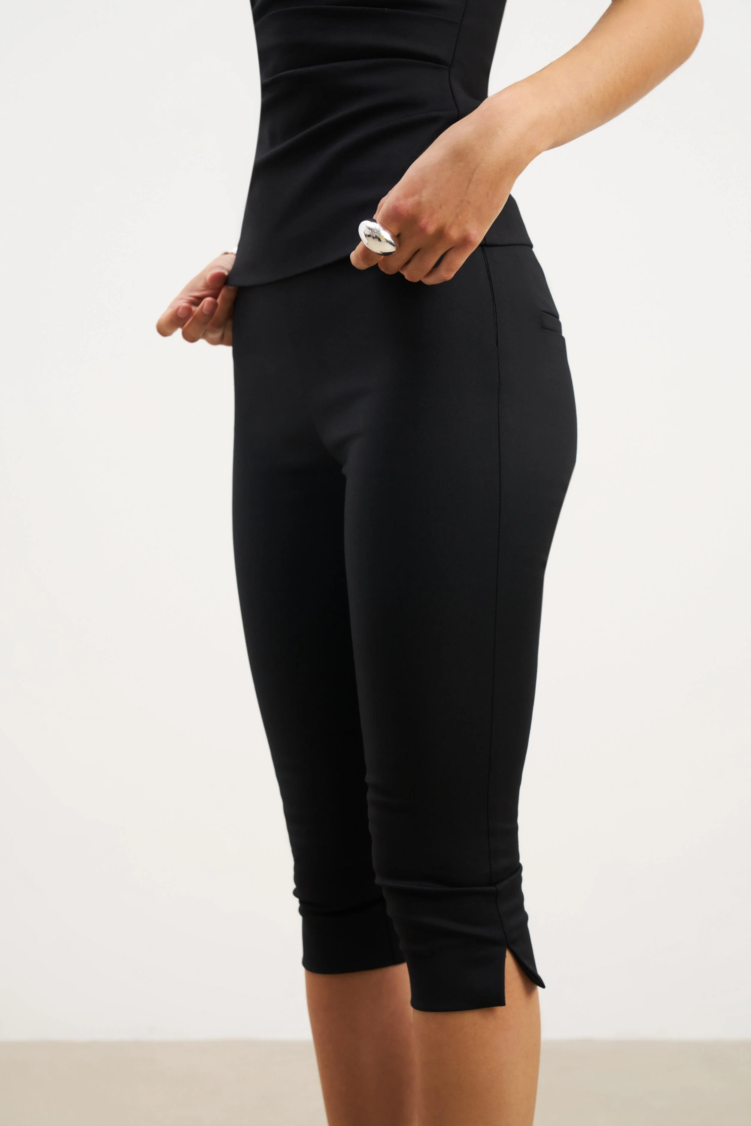 Tailored Capri Leggings - Black - Image 2